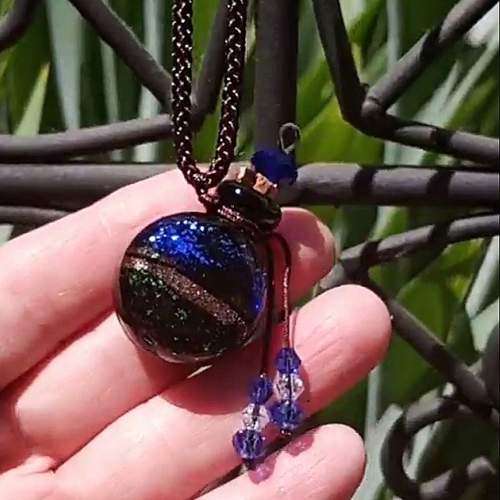 🆕️❤LAST 1❤EMORY ROSE MINI GLASS BOTTLE CHARM NECKLACE - Picture 4 of 17